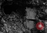 Standbild Naval gun defence Okinawa Ryukyu Inseln, 1945, aus Sekunde 4 historischem Filmmaterial Videoclip 65675042102