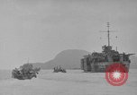 Standbild Landungsboote Tanks Okinawa Ryukyu Inseln, 1945, aus Sekunde 8 historischem Filmmaterial Videoclip 65675042110