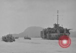Standbild Landungsboote Tanks Okinawa Ryukyu Inseln, 1945, aus Sekunde 10 historischem Filmmaterial Videoclip 65675042110