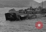 Standbild Landungsboote Tanks Okinawa Ryukyu Inseln, 1945, aus Sekunde 29 historischem Filmmaterial Videoclip 65675042110