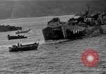 Standbild Landungsboote Tanks Okinawa Ryukyu Inseln, 1945, aus Sekunde 40 historischem Filmmaterial Videoclip 65675042110