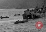 Standbild Landungsboote Tanks Okinawa Ryukyu Inseln, 1945, aus Sekunde 48 historischem Filmmaterial Videoclip 65675042110