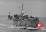 Standbild Landing Ship Tank Okinawa Ryukyu Inseln, 1945, aus Sekunde 7 historischem Filmmaterial Videoclip 65675042112