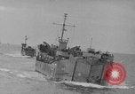 Standbild Landing Ship Tank Okinawa Ryukyu Inseln, 1945, aus Sekunde 8 historischem Filmmaterial Videoclip 65675042112