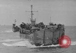 Standbild Landing Ship Tank Okinawa Ryukyu Inseln, 1945, aus Sekunde 10 historischem Filmmaterial Videoclip 65675042112