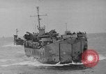 Standbild Landing Ship Tank Okinawa Ryukyu Inseln, 1945, aus Sekunde 11 historischem Filmmaterial Videoclip 65675042112