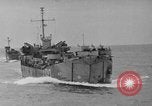 Standbild Landing Ship Tank Okinawa Ryukyu Inseln, 1945, aus Sekunde 13 historischem Filmmaterial Videoclip 65675042112