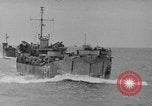 Standbild Landing Ship Tank Okinawa Ryukyu Inseln, 1945, aus Sekunde 14 historischem Filmmaterial Videoclip 65675042112