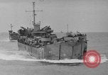 Standbild Landing Ship Tank Okinawa Ryukyu Inseln, 1945, aus Sekunde 19 historischem Filmmaterial Videoclip 65675042112
