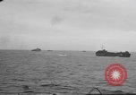 Image des navires alliés Iheya-Jima attaque Iheya Jima Japon, 1945, de la seconde 51 séquences d'archives historiques vidéo 65675042115