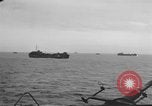 Image des navires alliés Iheya-Jima attaque Iheya Jima Japon, 1945, de la seconde 54 séquences d'archives historiques vidéo 65675042115