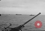 Image des navires alliés Iheya-Jima attaque Iheya Jima Japon, 1945, de la seconde 56 séquences d'archives historiques vidéo 65675042115