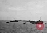 Standbild uns LST an Iheya Jima Angriff Iheya Jima Japan, 1945, aus Sekunde 43 historischem Filmmaterial Videoclip 65675042116