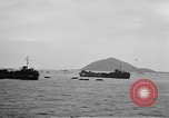 Standbild uns LST an Iheya Jima Angriff Iheya Jima Japan, 1945, aus Sekunde 46 historischem Filmmaterial Videoclip 65675042116