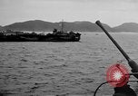 Standbild uns LST an Iheya Jima Angriff Iheya Jima Japan, 1945, aus Sekunde 60 historischem Filmmaterial Videoclip 65675042116
