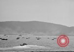 Standbild Rauch Bildschirm auf Iheya Jima Strand Iheya Jima Japan, 1945, aus Sekunde 15 historischem Filmmaterial Videoclip 65675042117
