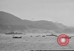 Standbild Rauch Bildschirm auf Iheya Jima Strand Iheya Jima Japan, 1945, aus Sekunde 27 historischem Filmmaterial Videoclip 65675042117