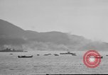 Standbild Rauch Bildschirm auf Iheya Jima Strand Iheya Jima Japan, 1945, aus Sekunde 34 historischem Filmmaterial Videoclip 65675042117