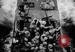 Standbild Rauch Bildschirm auf Iheya Jima Strand Iheya Jima Japan, 1945, aus Sekunde 36 historischem Filmmaterial Videoclip 65675042117