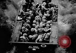 Standbild Rauch Bildschirm auf Iheya Jima Strand Iheya Jima Japan, 1945, aus Sekunde 41 historischem Filmmaterial Videoclip 65675042117