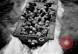 Standbild Rauch Bildschirm auf Iheya Jima Strand Iheya Jima Japan, 1945, aus Sekunde 44 historischem Filmmaterial Videoclip 65675042117