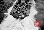 Standbild Rauch Bildschirm auf Iheya Jima Strand Iheya Jima Japan, 1945, aus Sekunde 46 historischem Filmmaterial Videoclip 65675042117
