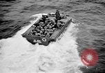 Standbild Rauch Bildschirm auf Iheya Jima Strand Iheya Jima Japan, 1945, aus Sekunde 49 historischem Filmmaterial Videoclip 65675042117