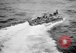 Standbild Rauch Bildschirm auf Iheya Jima Strand Iheya Jima Japan, 1945, aus Sekunde 53 historischem Filmmaterial Videoclip 65675042117
