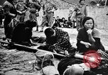 Standbild verletzten Japaner auf Iheya Jima Iheya Jima Japan, 1945, aus Sekunde 3 historischem Filmmaterial Videoclip 65675042118