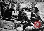 Standbild verletzten Japaner auf Iheya Jima Iheya Jima Japan, 1945, aus Sekunde 7 historischem Filmmaterial Videoclip 65675042118