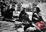 Standbild verletzten Japaner auf Iheya Jima Iheya Jima Japan, 1945, aus Sekunde 8 historischem Filmmaterial Videoclip 65675042118