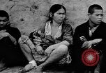 Standbild verletzten Japaner auf Iheya Jima Iheya Jima Japan, 1945, aus Sekunde 19 historischem Filmmaterial Videoclip 65675042118