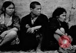 Standbild verletzten Japaner auf Iheya Jima Iheya Jima Japan, 1945, aus Sekunde 21 historischem Filmmaterial Videoclip 65675042118