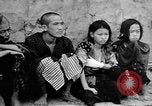 Standbild verletzten Japaner auf Iheya Jima Iheya Jima Japan, 1945, aus Sekunde 29 historischem Filmmaterial Videoclip 65675042118