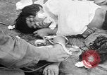 Standbild verletzten Japaner auf Iheya Jima Iheya Jima Japan, 1945, aus Sekunde 43 historischem Filmmaterial Videoclip 65675042118