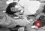 Standbild verletzten Japaner auf Iheya Jima Iheya Jima Japan, 1945, aus Sekunde 44 historischem Filmmaterial Videoclip 65675042118