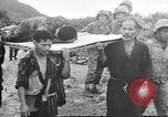 Standbild verletzten Japaner auf Iheya Jima Iheya Jima Japan, 1945, aus Sekunde 60 historischem Filmmaterial Videoclip 65675042118