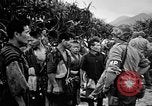 Standbild US Military Police guard Japanisch auf Iheya Jima Iheya Jima Japan, 1945, aus Sekunde 26 historischem Filmmaterial Videoclip 65675042119