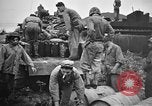Standbild US Military Police guard Japanisch auf Iheya Jima Iheya Jima Japan, 1945, aus Sekunde 61 historischem Filmmaterial Videoclip 65675042119