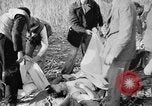 Immagine di Uomini feriti Nanchino Cina, 1937, secondo 18 filmato di repertorio 65675042123
