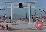 Standbild Granit Laterne Hiroshima Japan, 1946, aus Sekunde 17 historischem Filmmaterial Videoclip 65675042129