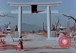 Standbild Granit Laterne Hiroshima Japan, 1946, aus Sekunde 18 historischem Filmmaterial Videoclip 65675042129