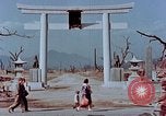 Standbild Granit Laterne Hiroshima Japan, 1946, aus Sekunde 20 historischem Filmmaterial Videoclip 65675042129