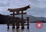 Standbild heiligen Schrein Hiroshima Japan, 1946, aus Sekunde 9 historischem Filmmaterial Videoclip 65675042141