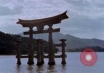 Standbild heiligen Schrein Hiroshima Japan, 1946, aus Sekunde 10 historischem Filmmaterial Videoclip 65675042141