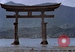Standbild heiligen Schrein Hiroshima Japan, 1946, aus Sekunde 14 historischem Filmmaterial Videoclip 65675042141