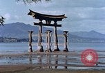 Standbild heiligen Schrein Hiroshima Japan, 1946, aus Sekunde 31 historischem Filmmaterial Videoclip 65675042141
