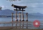 Standbild heiligen Schrein Hiroshima Japan, 1946, aus Sekunde 32 historischem Filmmaterial Videoclip 65675042141