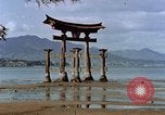 Standbild heiligen Schrein Hiroshima Japan, 1946, aus Sekunde 39 historischem Filmmaterial Videoclip 65675042141