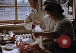 Image les blessures aux jambes de bombe atomique Hiroshima au Japon, 1945, de la seconde 12 séquences d'archives historiques vidéo 65675042173